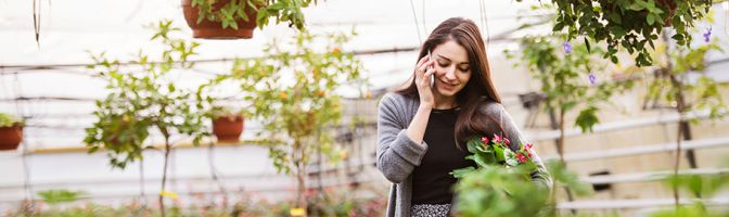 Hosted Voice Business Phones vs. Onsite PBX